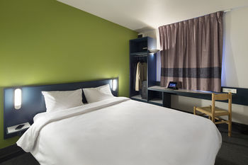 Hotel B&B Hotel Hyeres 2*