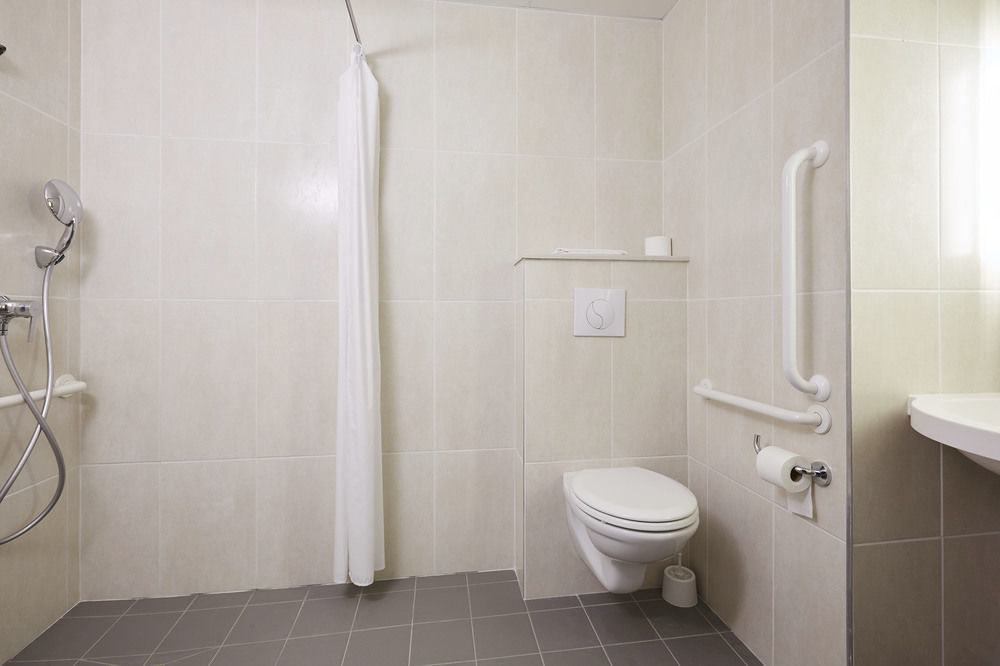 B&B Hotel Hyeres 2* Hyères