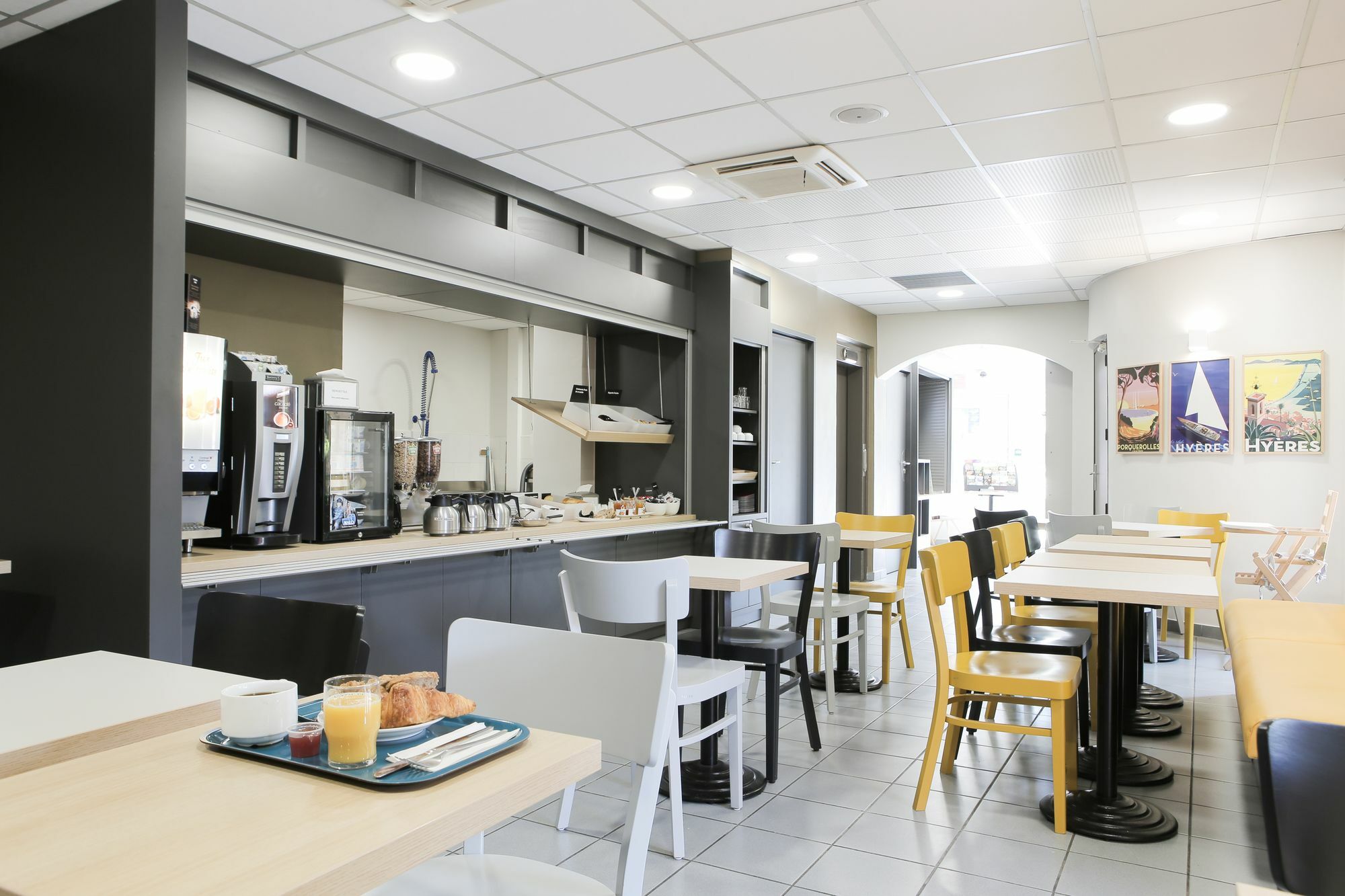 Hotel B&B Hotel Hyeres 2*